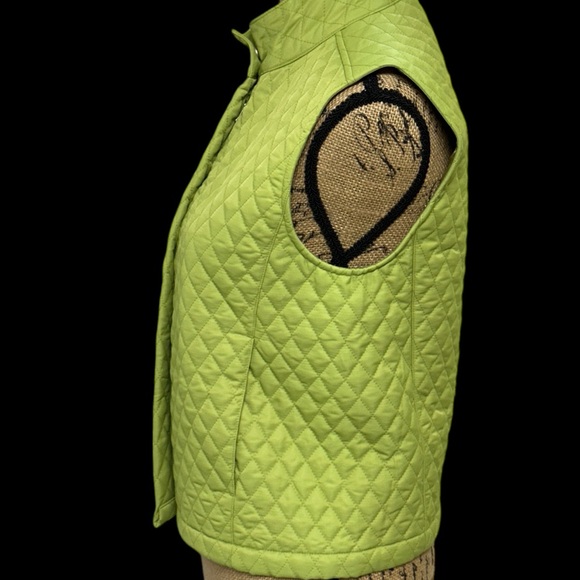 235 - CUTTER & BUCK SIZE SMALL VEST - Picture 3 of 11